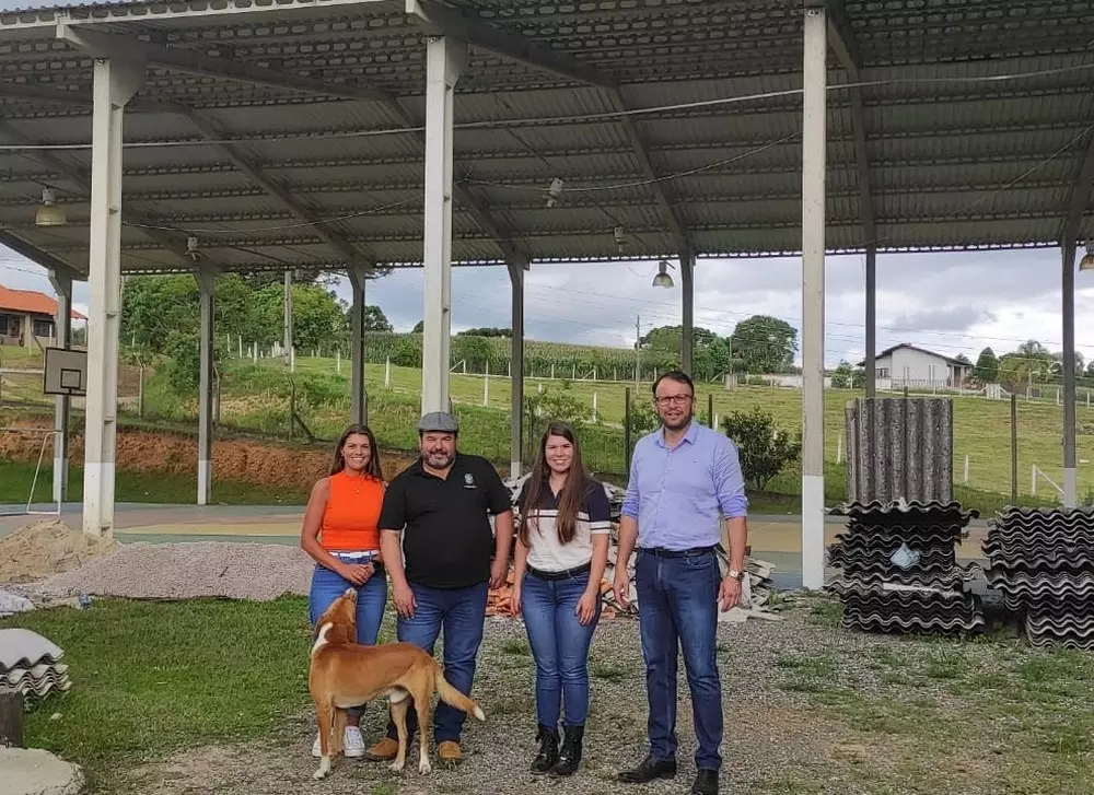 Prefeito em exercício acompanha obras na educação de Rio Negro.